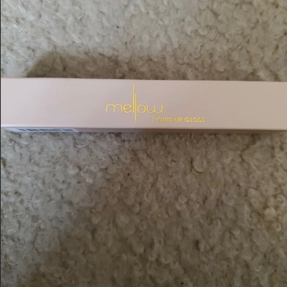 Mellow lipgloss